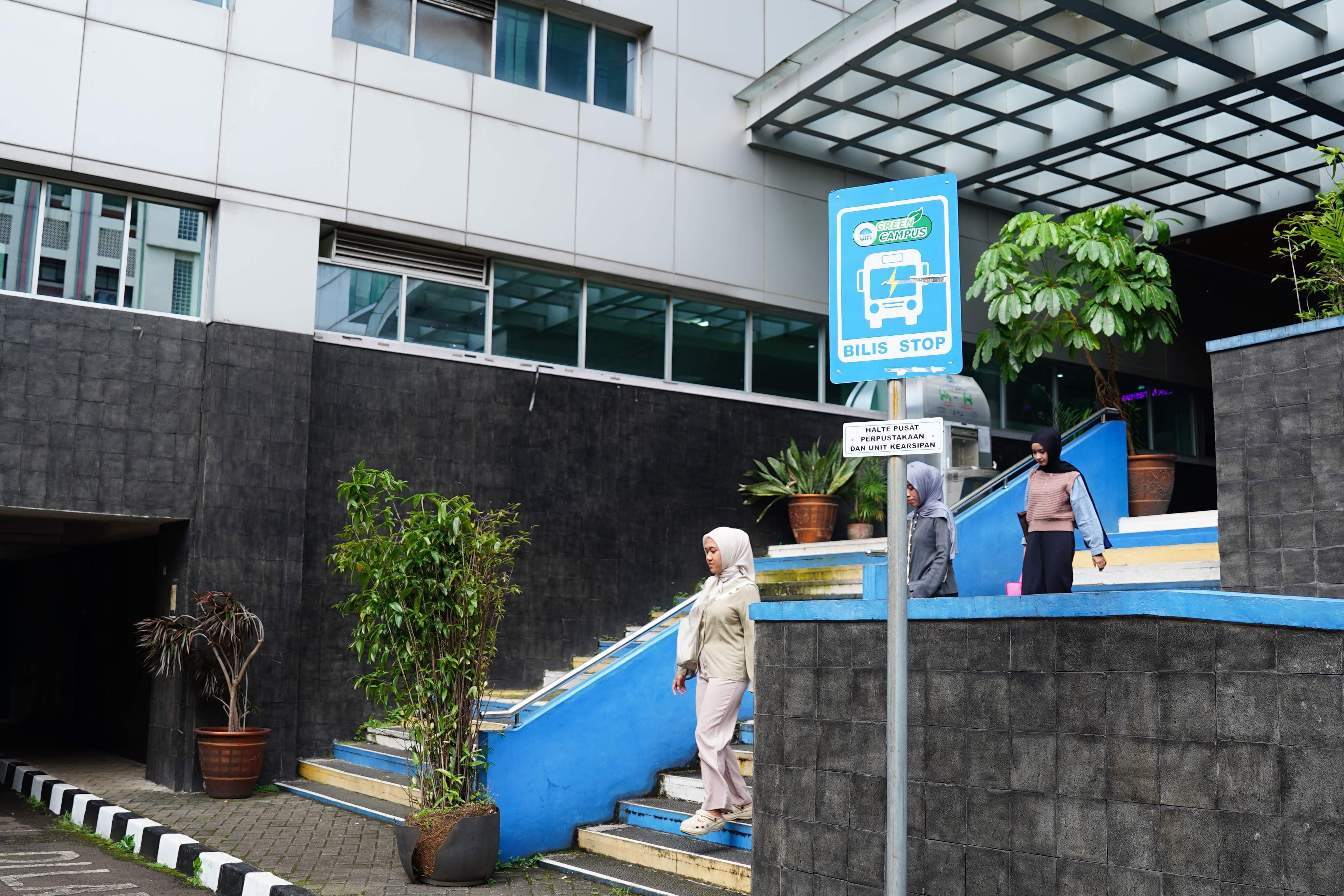 Bus Stop: Modernity Where Form Follows Mobility Function