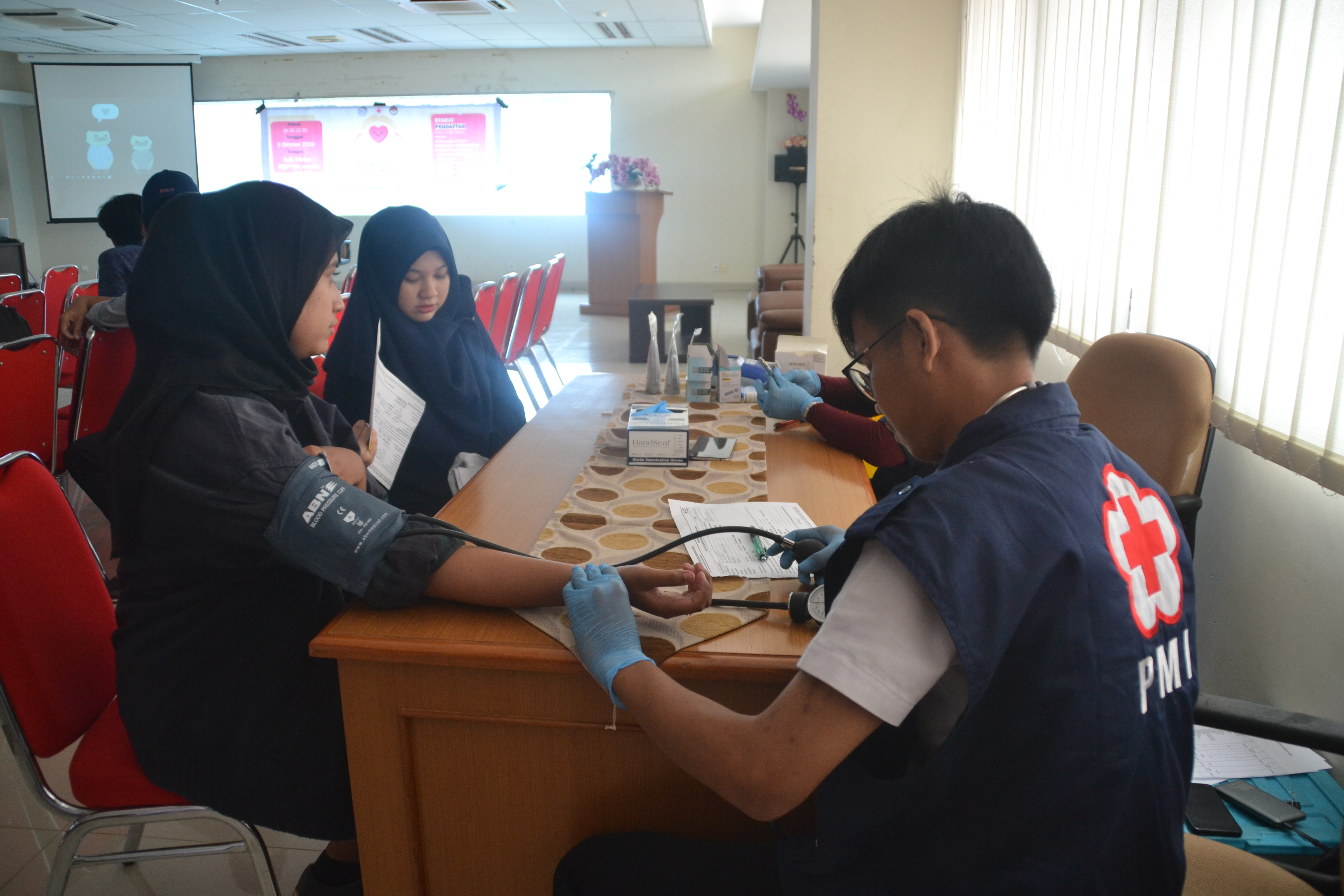 Donor Darah Bersama HIMAHI dan HIMAPOL "Give the Gift of Life"