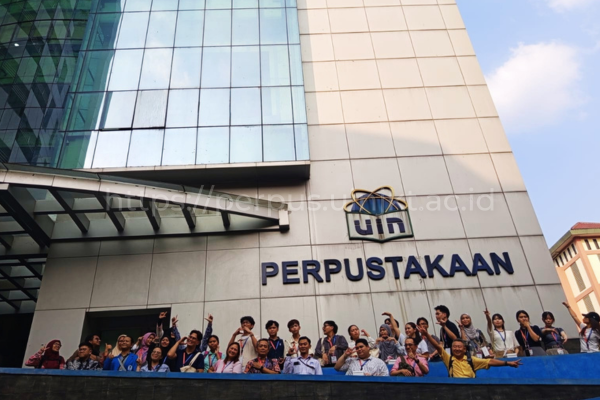 Isian Gambar_#Berita_Gambar_ Puluhan Peserta ISEATRAC Jelajahi Perpustakaan UIN Jakarta (10)