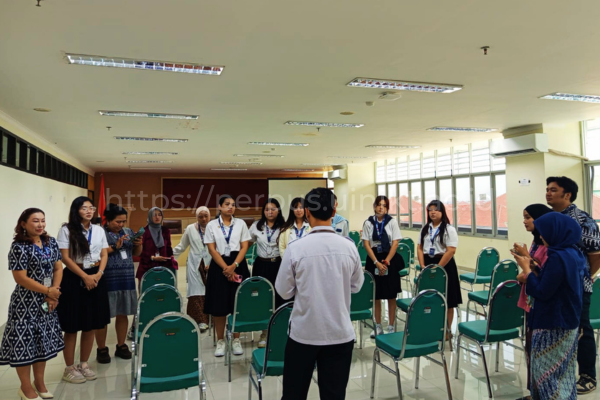 Isian Gambar_#Berita_Gambar_ Puluhan Peserta ISEATRAC Jelajahi Perpustakaan UIN Jakarta (15)