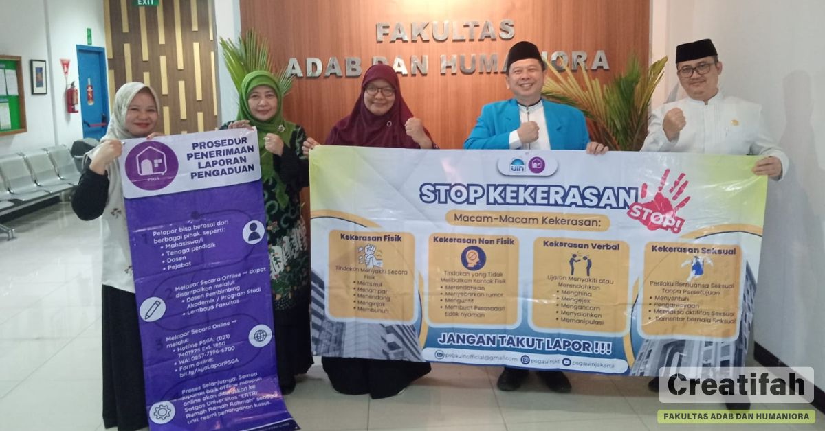 PSGA تقدم لافتة التنشئة الاجتماعية PPKS إلى كلية أداب والعلوم الإنسانية