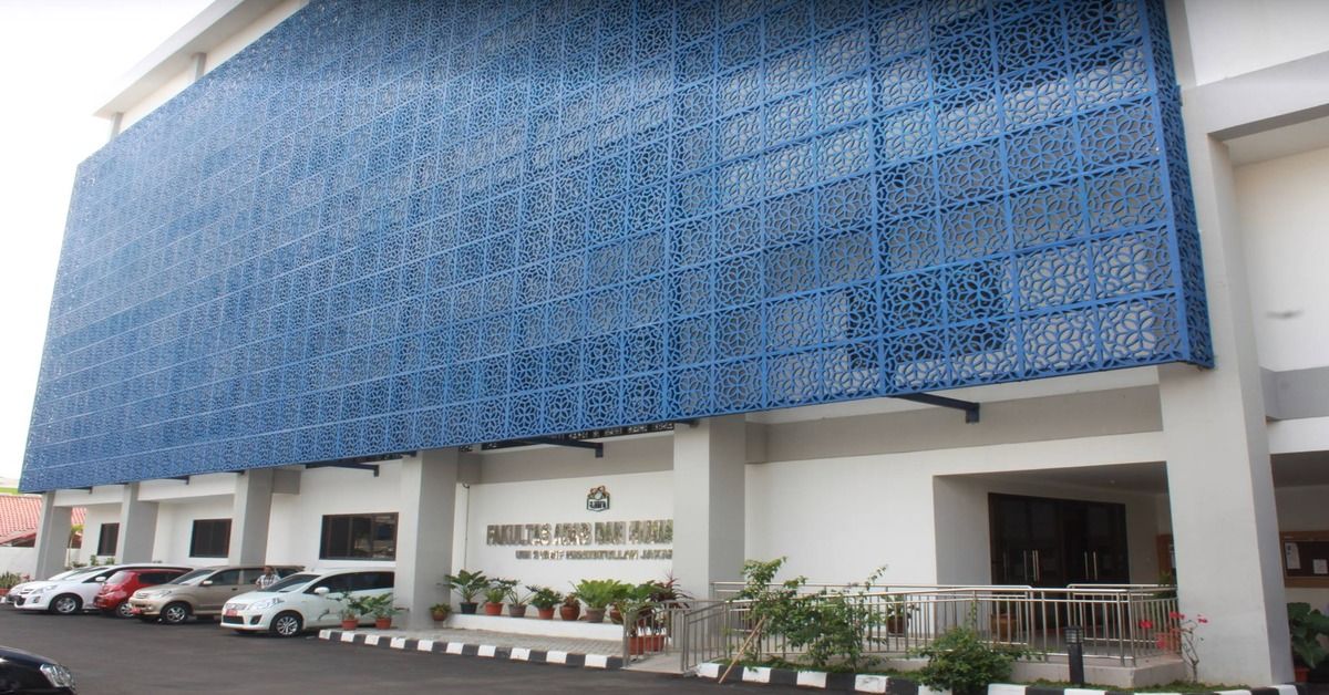 التعرّف إلى FAH UIN Jakarta: من تشيبوتات إلى حضارة العالم