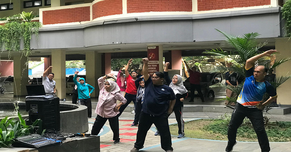 Senam Pagi FSH, Konsisten Jaga Kesehatan