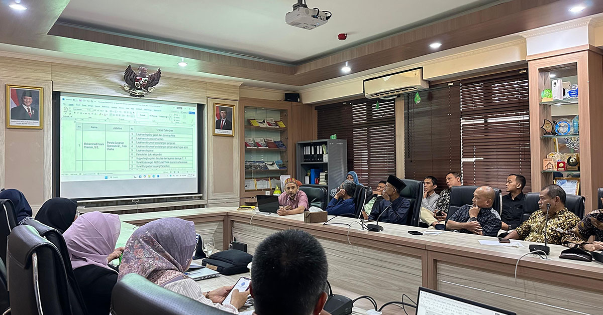 Rapat Koordinasi Dosen dan Tendik Bahas Sinergi dan Uraian Tugas Baru di Lingkungan FSH
