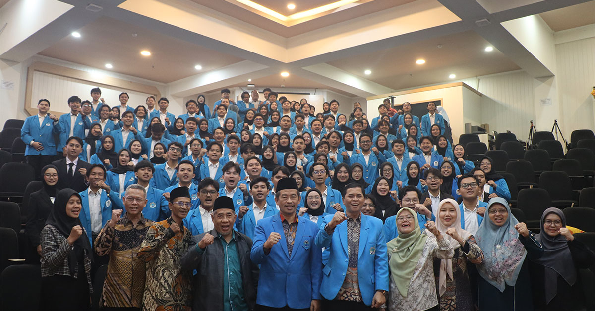 Ormawa FSH UIN Jakarta Resmi Dilantik, Dekan Dorong Pengurus Aktif Akademik dan Kritis Hadapi Tantangan Zaman