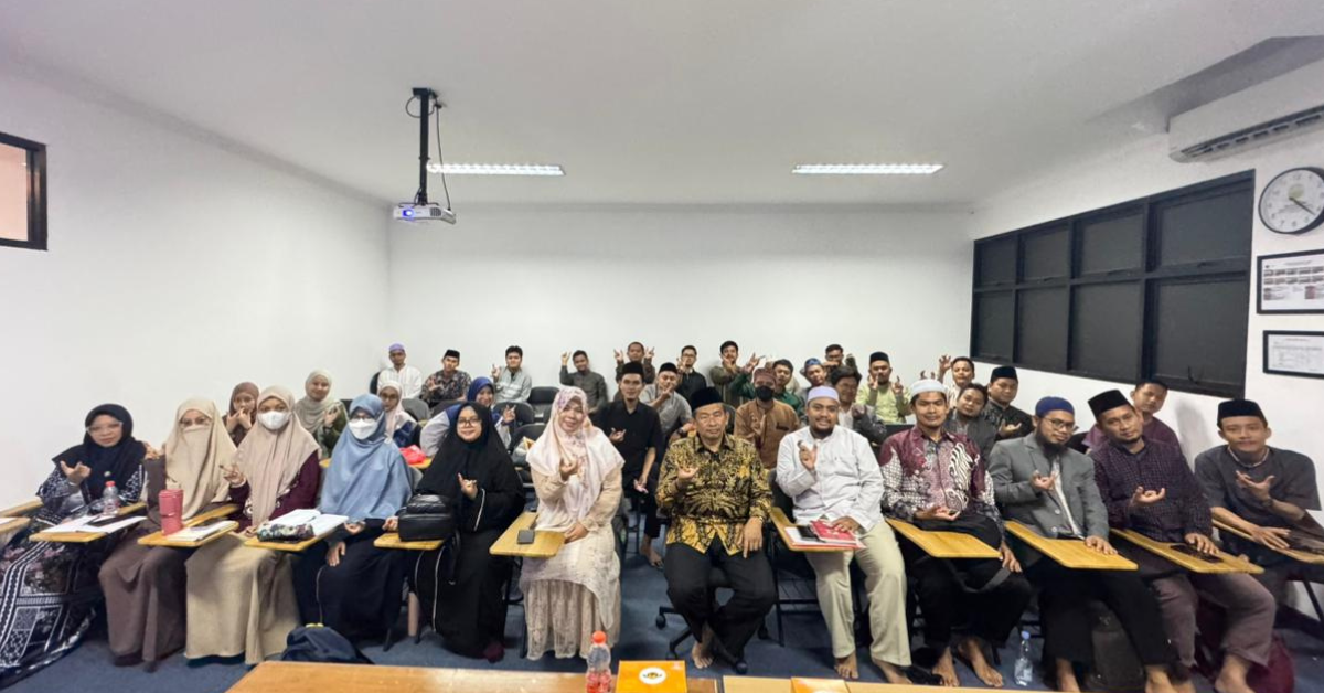 Dekan FSH UIN Jakarta Mengajar Pogram PKU MUI Jakarta