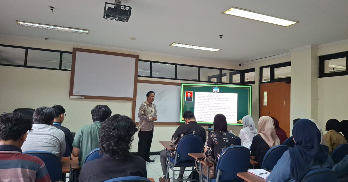 Kuliah Tamu Etika Profesi Hukum di FSH UIN Jakarta: Mahasiswa HTN Dalami Dilema Etik dalam Kelas Interaktif