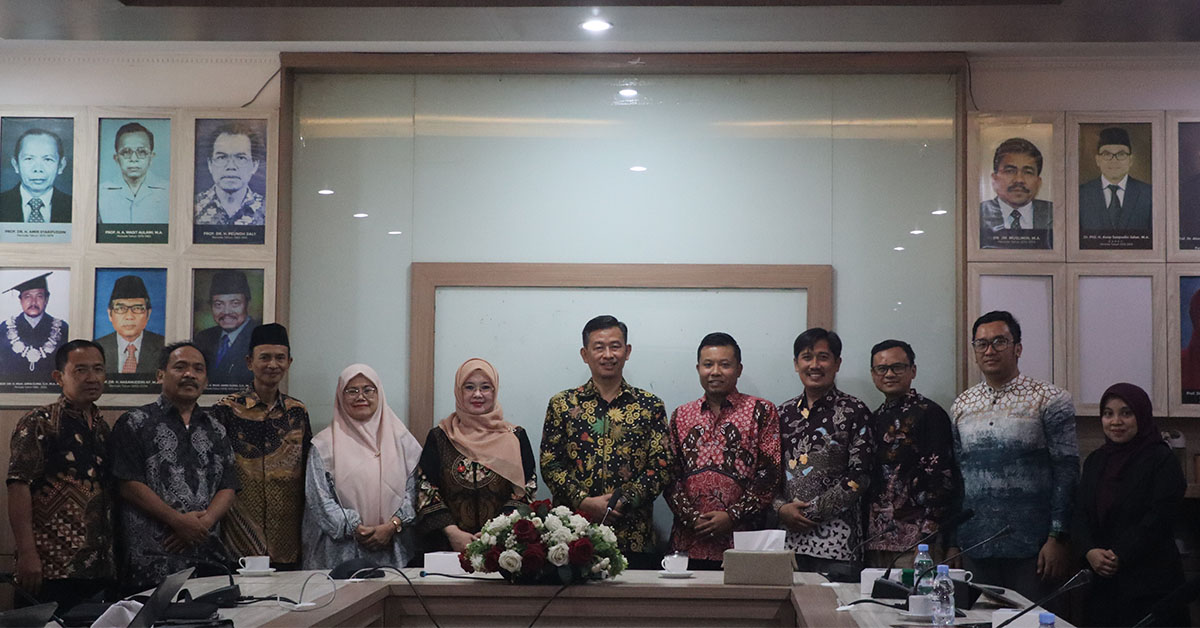 FSH UIN Jakarta Terima Kunjungan Studi Banding FSH IAIN Madura Bahas Transformasi Menuju UIN dan Penguatan Kerja Sama