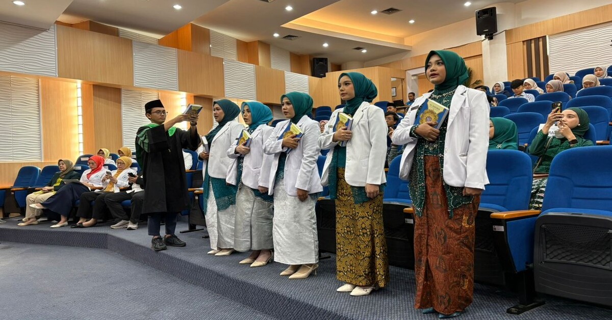 FK UIN Jakarta Gelar Sumpah Dokter ke-56, Lima Dokter Muda Resmi Mengabdi untuk Masyarakat