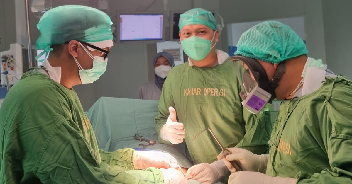 Betting His Life for Education: The Journey of dr. Syahdi Farqani, Sp.OT. to Becoming a Specialist Doctor