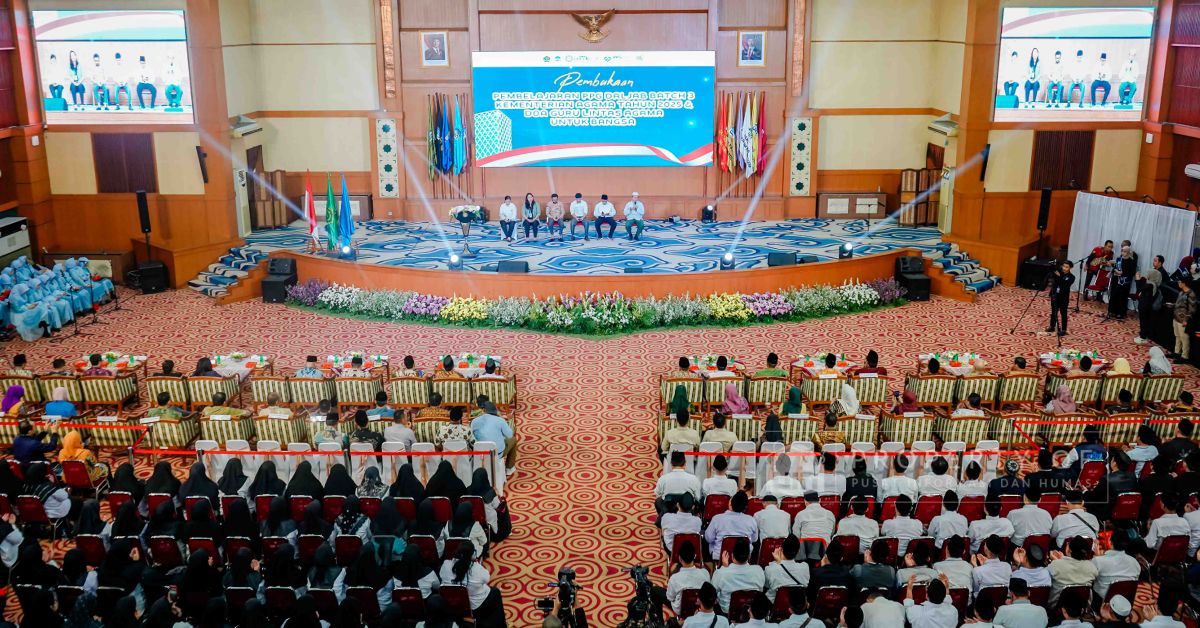 Direktur Jenderal Pendidikan Islam, Dirjen Pendis Laporkan Data PPG Tahun 2025