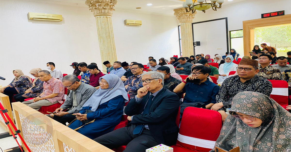 Studium Generale dan Bedah Buku Republik Islam Iran spsuinjkt 3