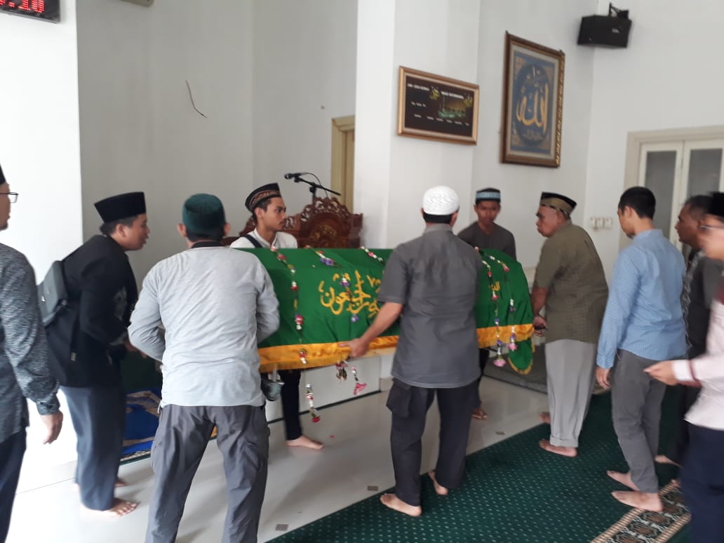 Pimpinan FITK Iringi Pemakaman M Faaiq Abdillah
