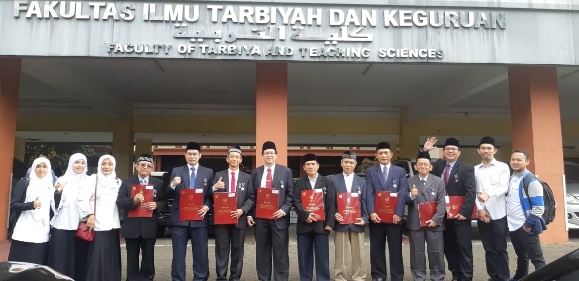 27 Dosen FITK Dianugerahi Tanda Kehormatan Satyalancana Karya Satya