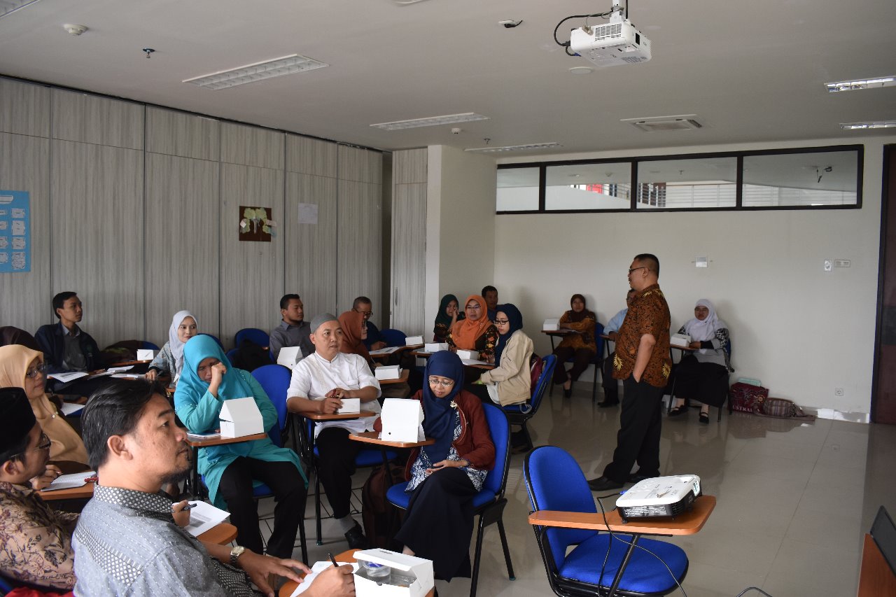 Prodi PGMI Inisiasi Pengabdian in Campus