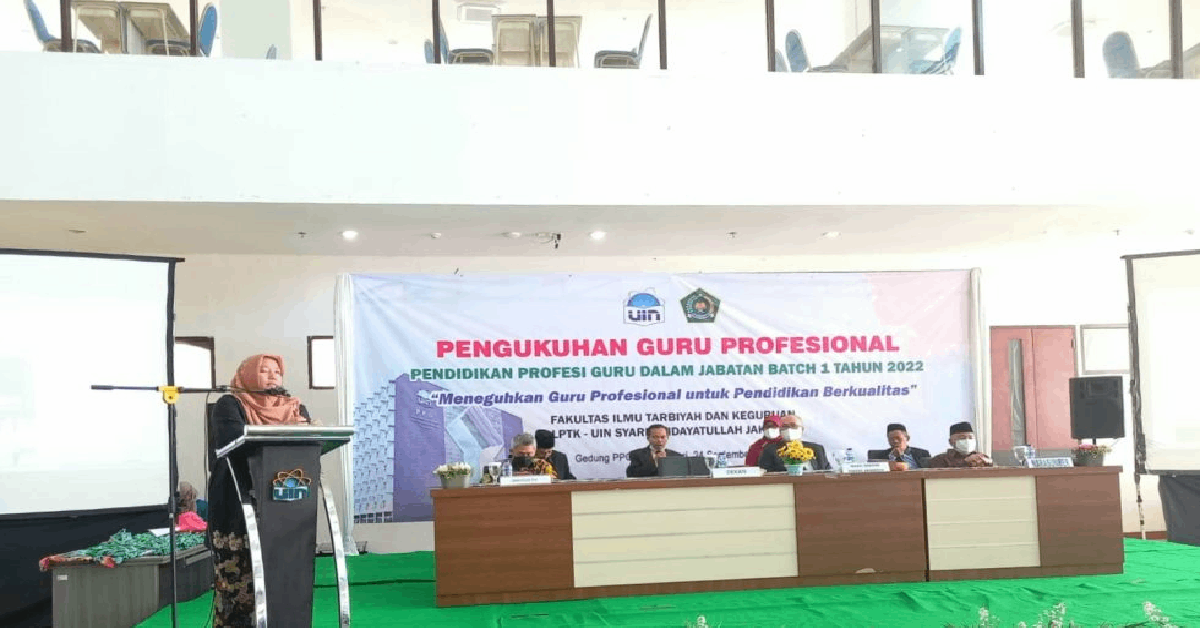 392 Mahasiswa PPG LPTK UIN Jakarta Ikuti Pengukuhan Guru Profesional