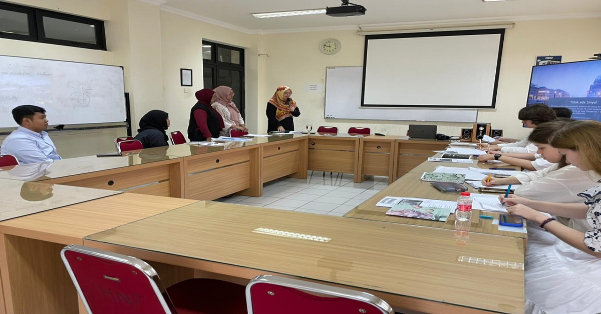 Mahasiswa Asing Belajar Dongeng di PBSI UIN Syarif Hidayatullah Jakarta