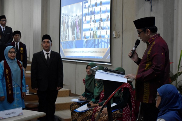 Prof. Dr. Ahmad Tholabi1