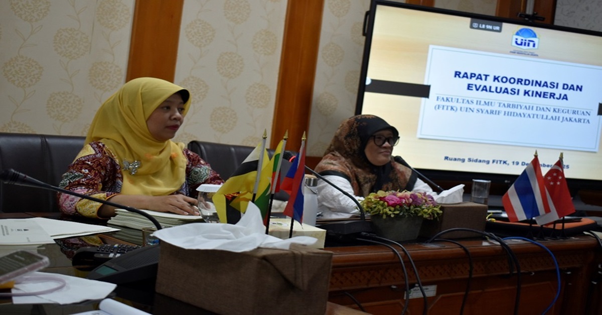 RAPAT KOORDINASI DAN EVALUASI KINERJA FITK, PROF. SITI NURUL AZKIYAH DORONG PENGUATAN KINERJA DAN KEKOMPAKAN TENDIK