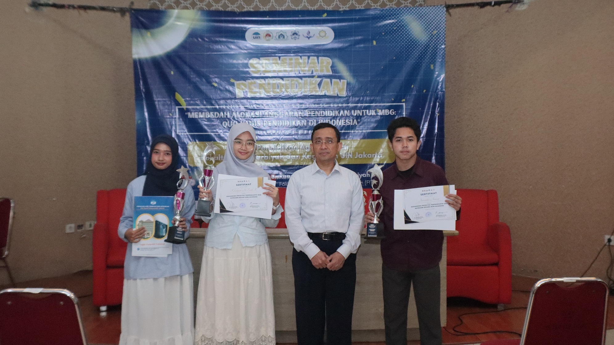 tujuh mahasiswa produktif