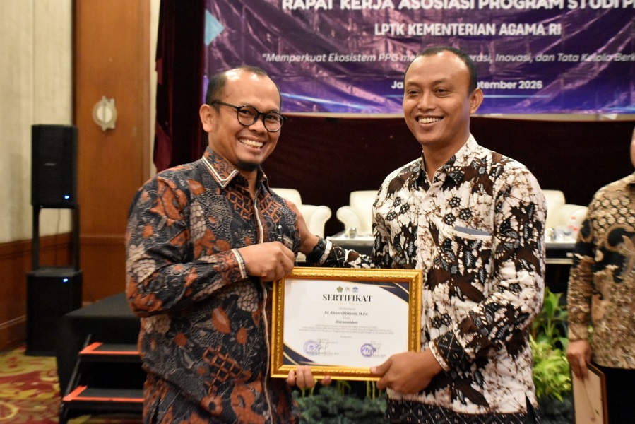 Dr. Khaerul Umam