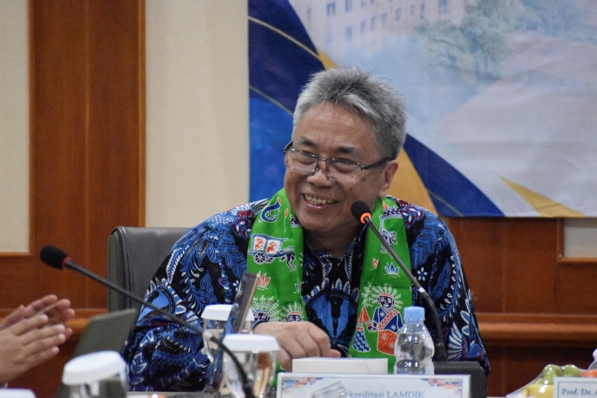 Prof. Dr. Asep Kadarohman, M.Si