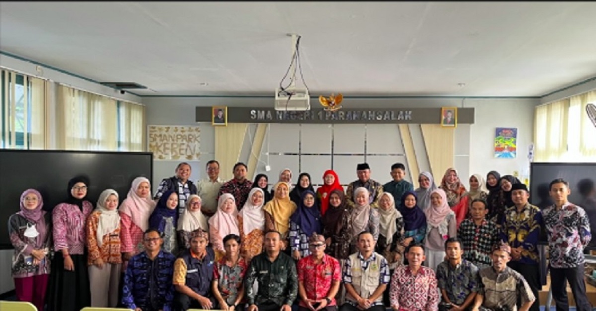 Dorong Inovasi Pembelajaran, Literasi, dan Inklusivitas, FITK UIN Jakarta Gelar PkM Kolaboratif di SMAN 1 Parakansalak Sukabumi