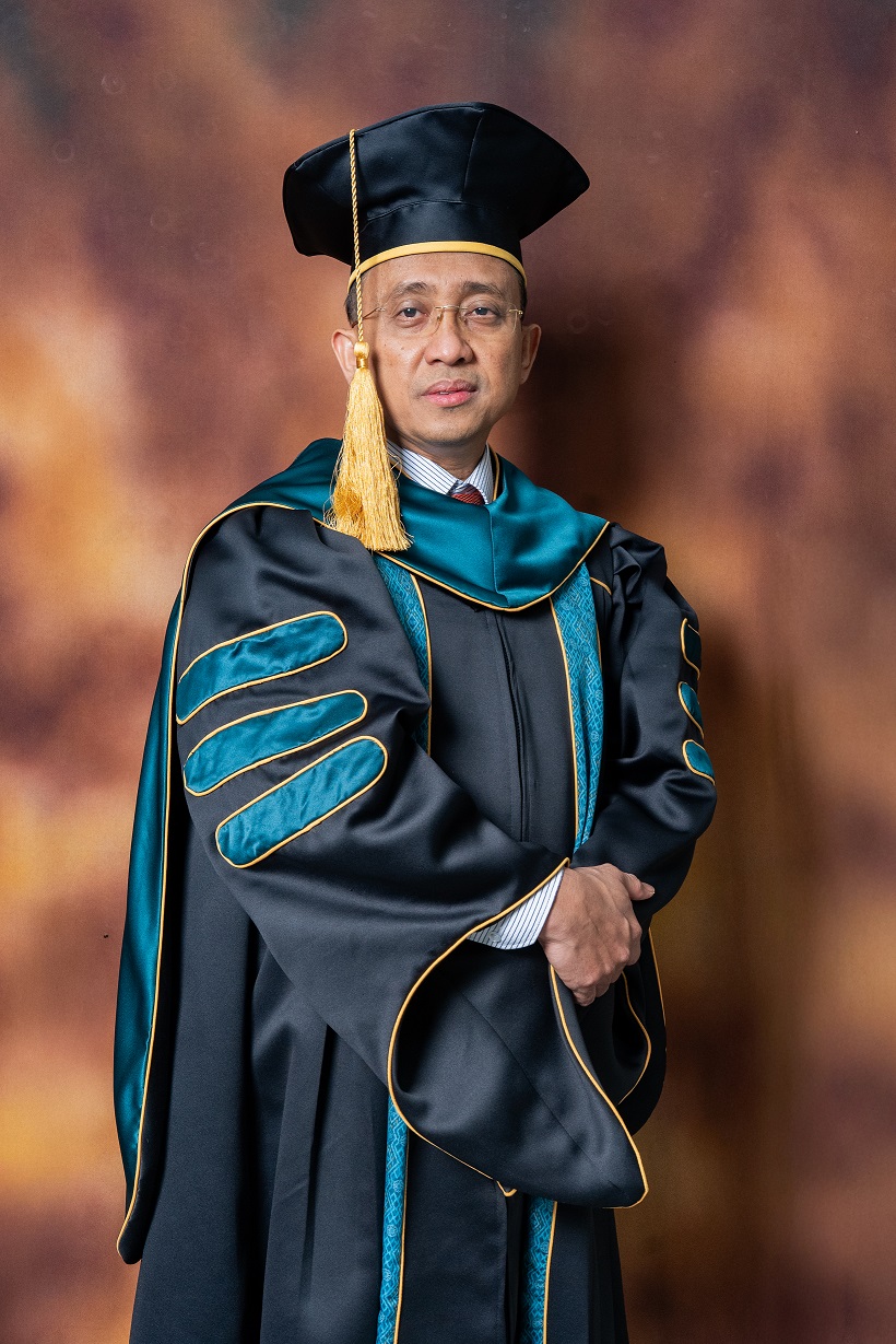 Prof. Dr. Suwendi, M (2)