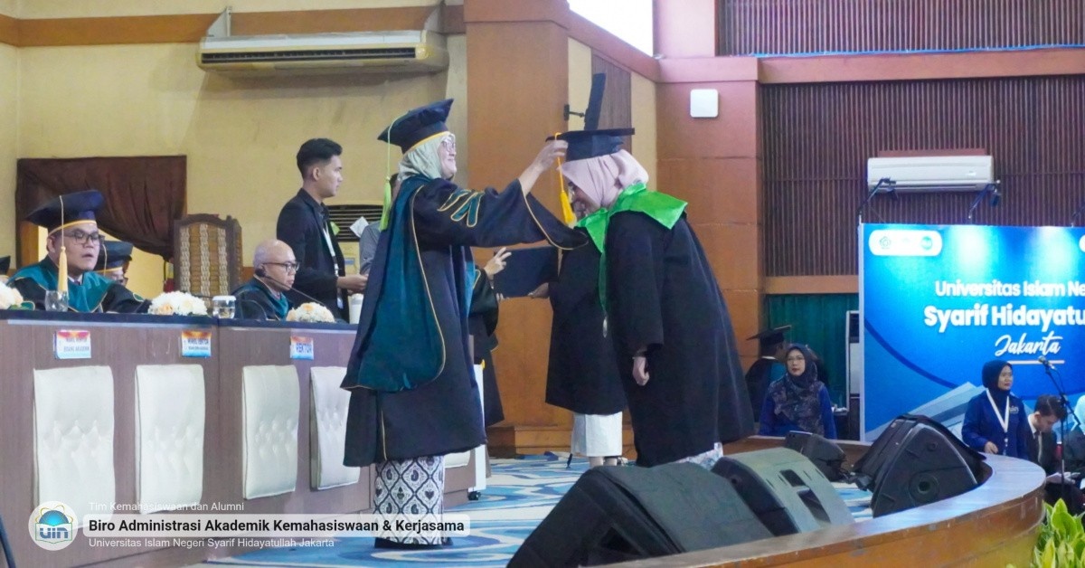 08-WISUDA-9