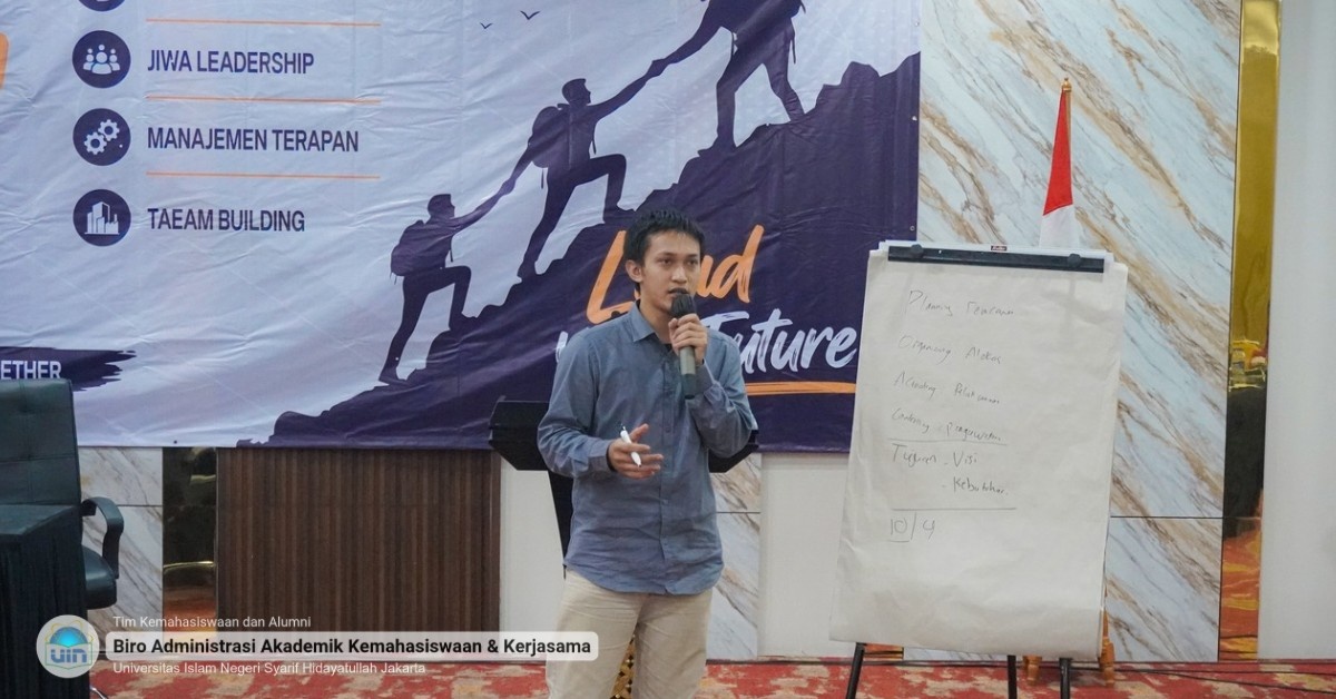 Dongkrak Mutu Aktivis Kampus, Muhammad Naufal Waliyyuddin, S.Sos Bedah Manajemen Organisasi di Leadership Camp Ormawa