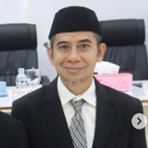 Dr. Muslim Kamil, S.E., M.A.B.