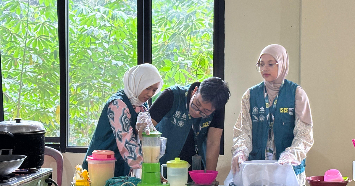 Mahasiswa UIN Jakarta Sosialisasikan Inovasi “Susu Singkong” di Lampung Timur