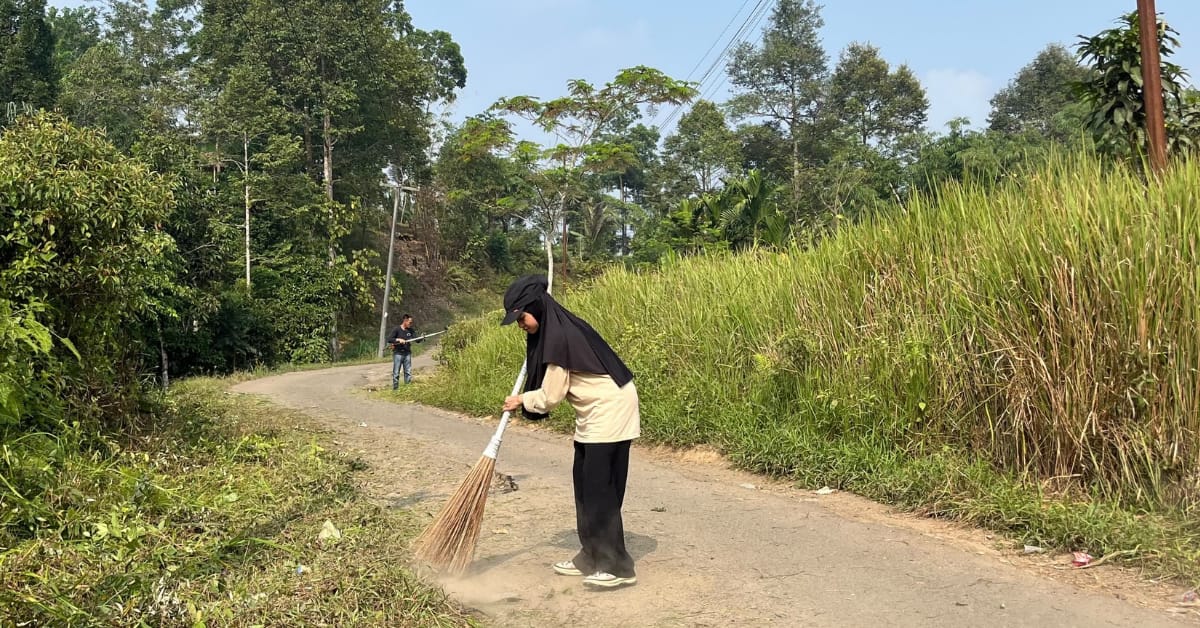 Mahasiswi UIN Jakarta Tsalits Nur Alisyah Hidupkan Semangat Gotong Royong dalam KKN Nusantara 2026