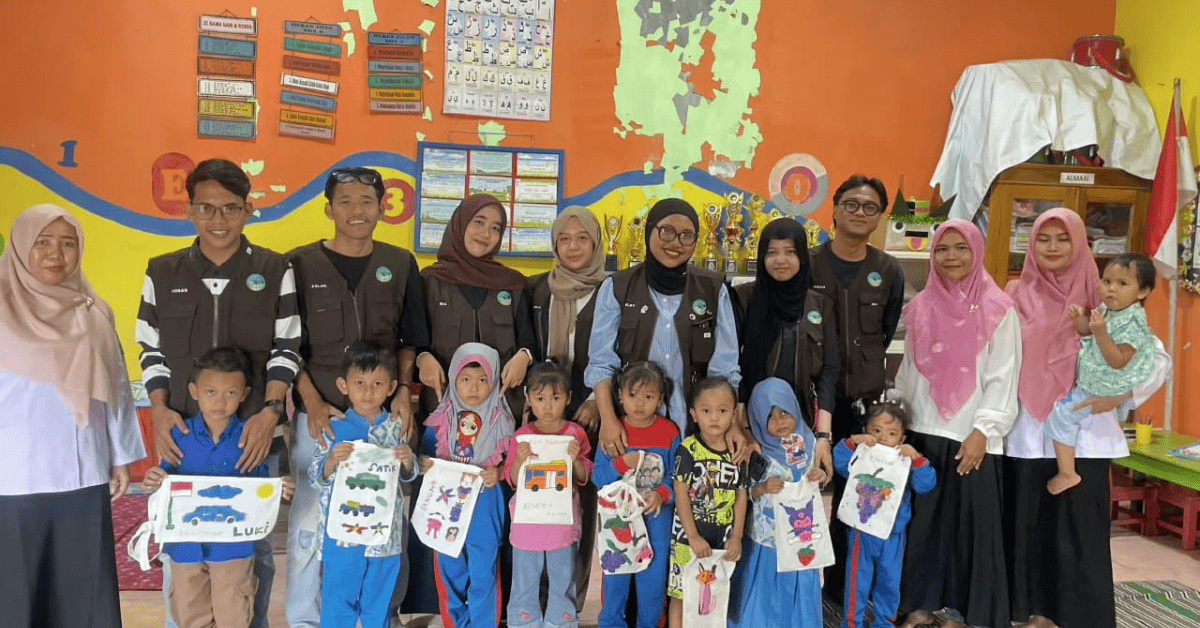 Ruang Ekspresi Anak, KKN Kelompok 111 UIN Saizu Gelar Workshop Painting di PAUD Dahlia