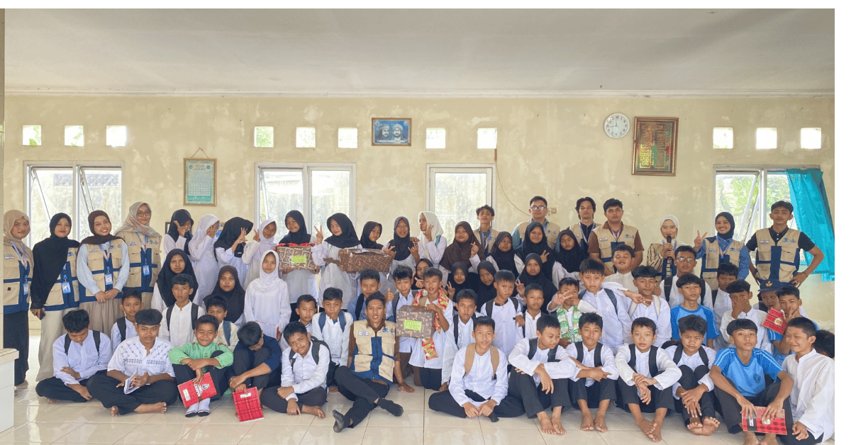 Mahasiswa KKN UIN Jakarta Kelompok 180 Altasena Hadirkan Pembelajaran Interaktif bagi Siswa SMP Sebelas Maret