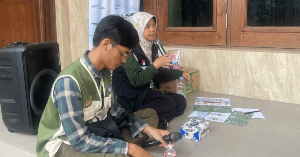 Hadapi Darurat Sampah, KKN 105 LARASMAYA Gandeng LKC Dompet Dhuafa Edukasi Warga Pondok Aren