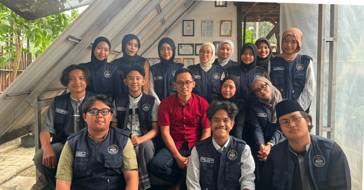 Mahasiswa KKN UIN Jakarta 304 Bersama Bawaslu Banten Perkuat Pemahaman tentang Demokrasi dan Kepemiluan 