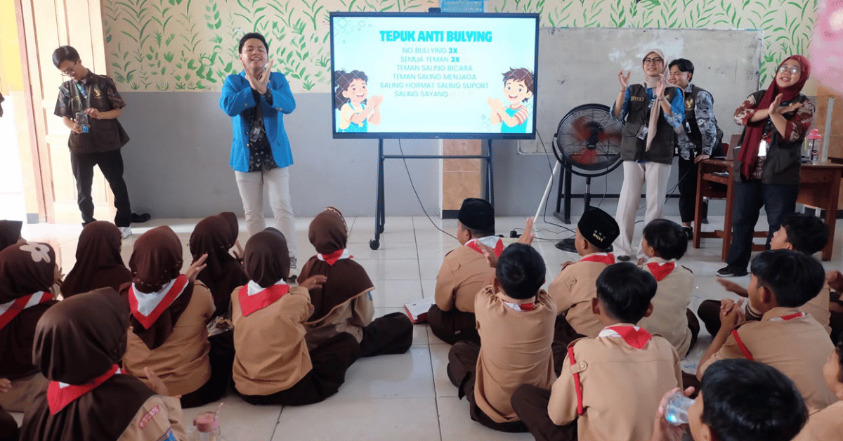 Cegah Bullying, KKN 111 Arthanesha UIN Jakarta Gelar Sosialisasi Anti Bullying