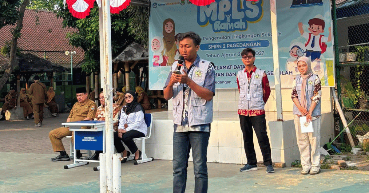 Cegah Penyalahgunaan Narkotika Sejak Dini, KKN 243 Swaraksha Gelar Sosialisasi Bersama BNN Kota Tangerang di SMPN 02 Pagedangan
