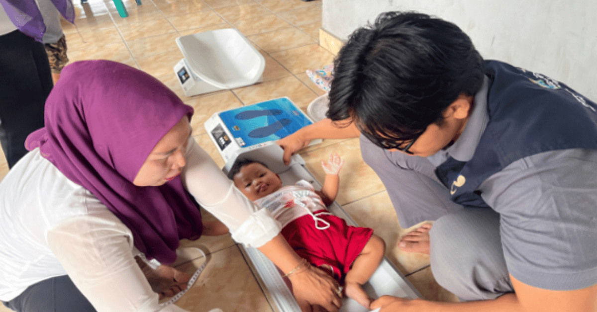KKN 277 Nawasena Dampingi Kegiatan Posyandu di 9 Titik Desa Daru