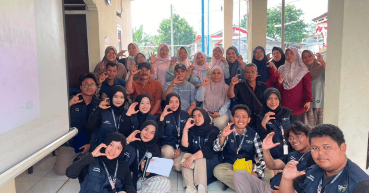 Dari Pilah Sampah hingga Bank Sampah, KKN Nawasena 119 Dorong Warga Cinangka Peduli Lingkungan