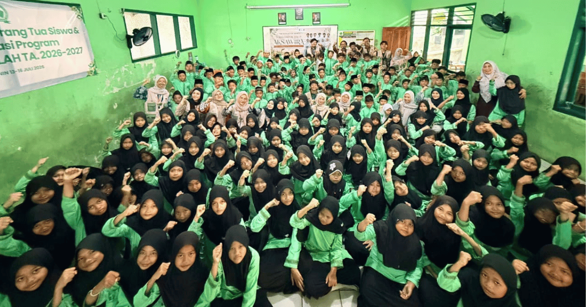 KKN 234 Aksawira UIN Jakarta Edukasi Siswa MI Nurul Falah tentang Bahaya Bullying dan Pendidikan Karakter