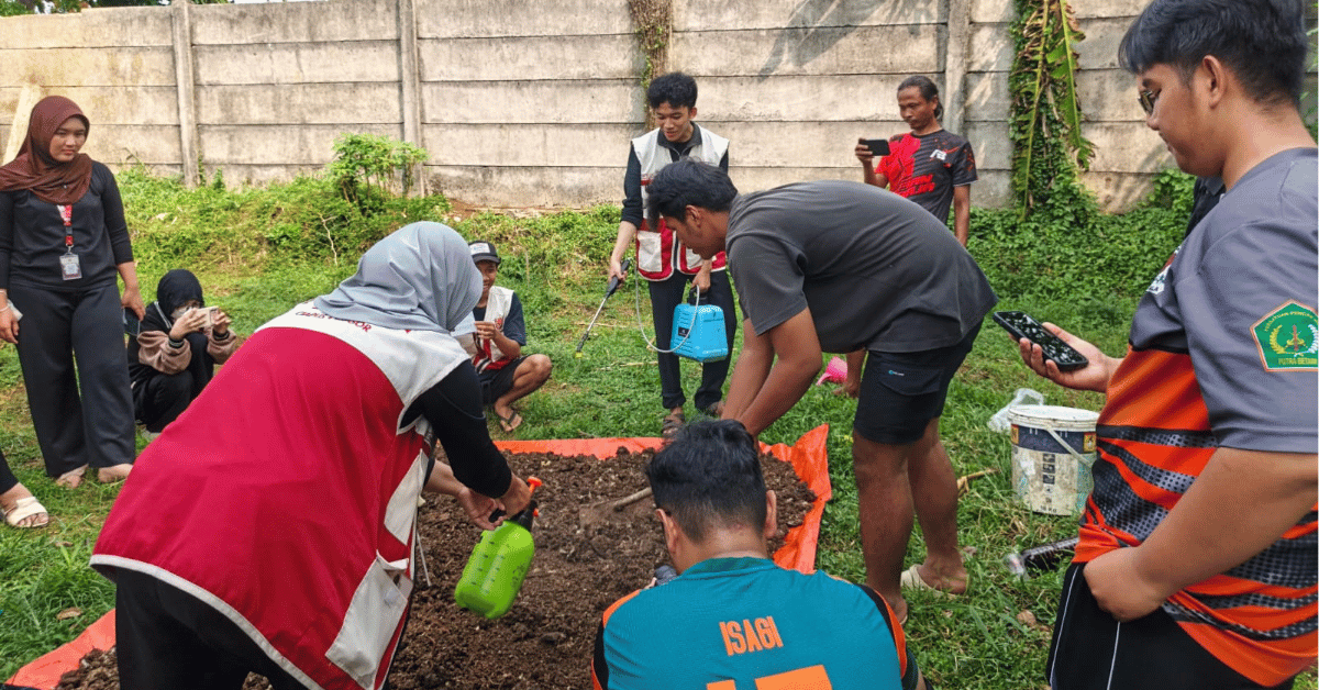 KKN 149 Amerta Edukasi Peternak BUMDes Ciapus melalui Program GreenCycle