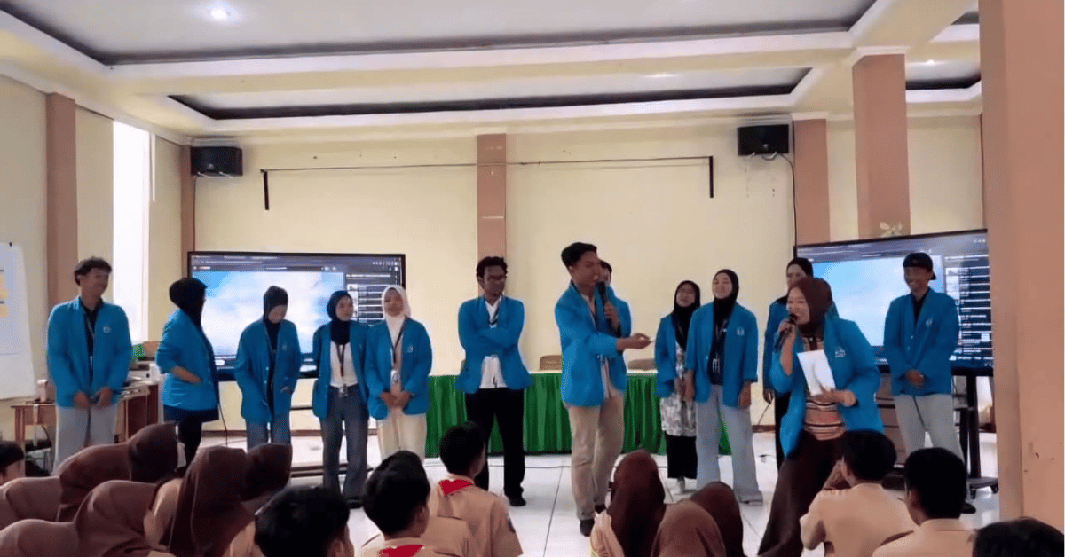KKN 279 Velastra UIN Jakarta Gelar “Ready for Campus”, Bekali Siswa MA Yabika tentang Dunia Perkuliahan