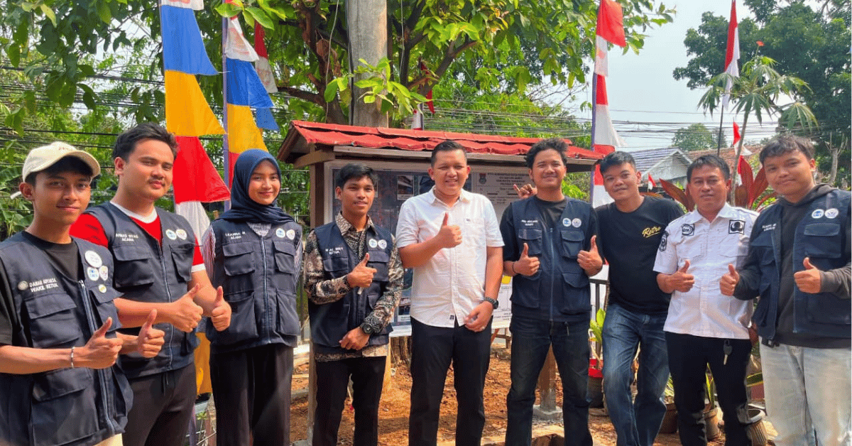 KKN 281 Arkaprana UIN Jakarta Hadirkan Papan Geografis untuk Perkuat Informasi Wilayah Desa Pasir Barat
