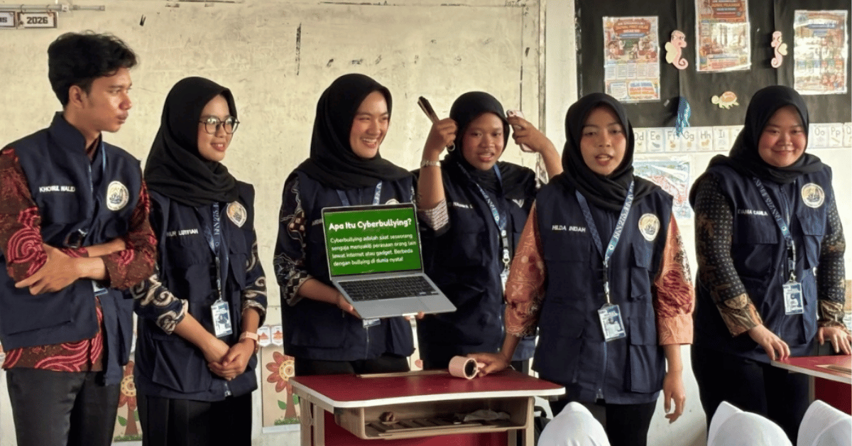 KKN Arkanawasena 275 UIN Jakarta Edukasi Cyberbullying kepada Siswa SDN 1 Serdang Kulon