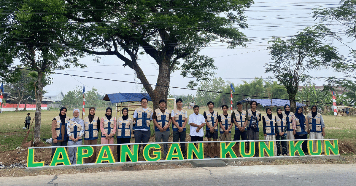 Bukan Sekadar Tulisan, “LAPANGAN KUN-KUN” Jadi Jejak KKN 180 Altasena UIN Jakarta di Desa Pabuaran