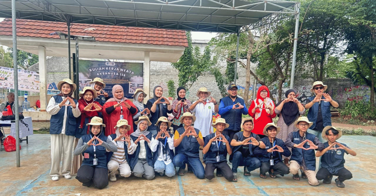 Dari Galon Bekas Jadi Wadah Tanaman, KKN AKSANUSA 116 Dukung Kebun Pangan Bergizi