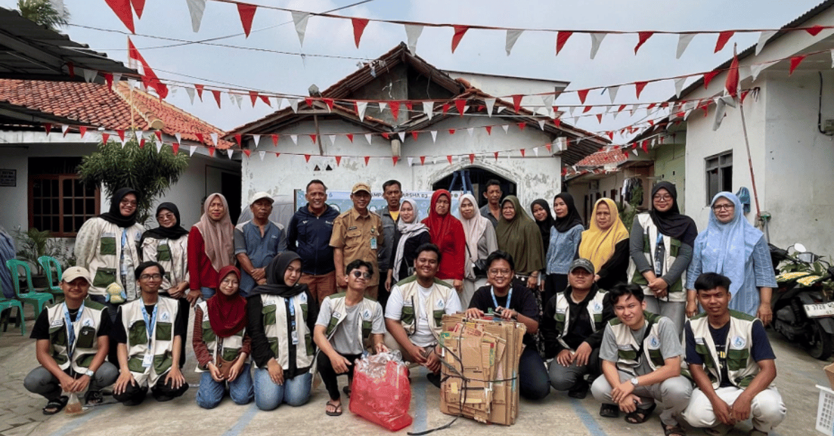 Ubah Sampah Jadi Tabungan, KKN Navarsha 099 Ajak Warga Paku Jaya Kelola Sampah