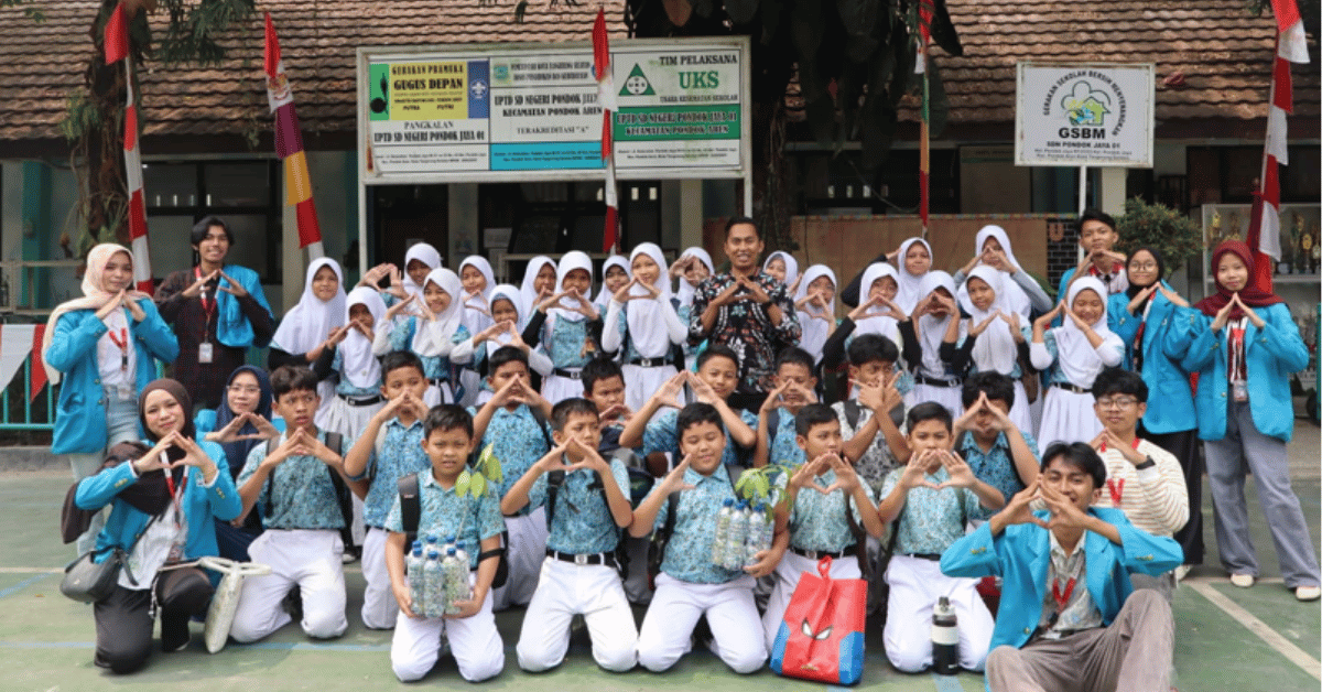 KKN 093 Karsasena UIN Jakarta Edukasi Siswa SDN Pondok Jaya 01 tentang 5R dan Ecobrick